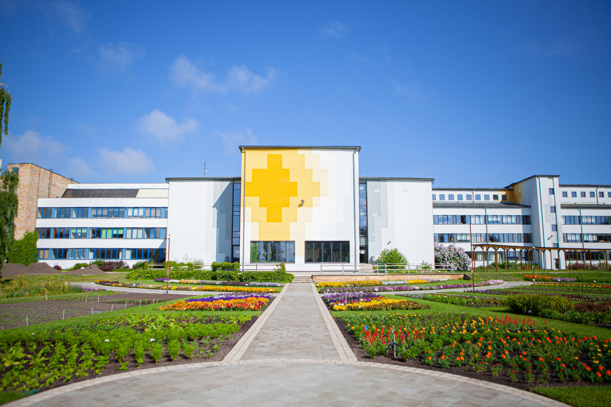 Viestura iela 6, Jūrmala